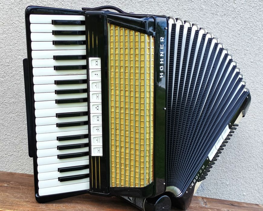 Akordeon Hohner Verdi II M 96 basów - super stan
