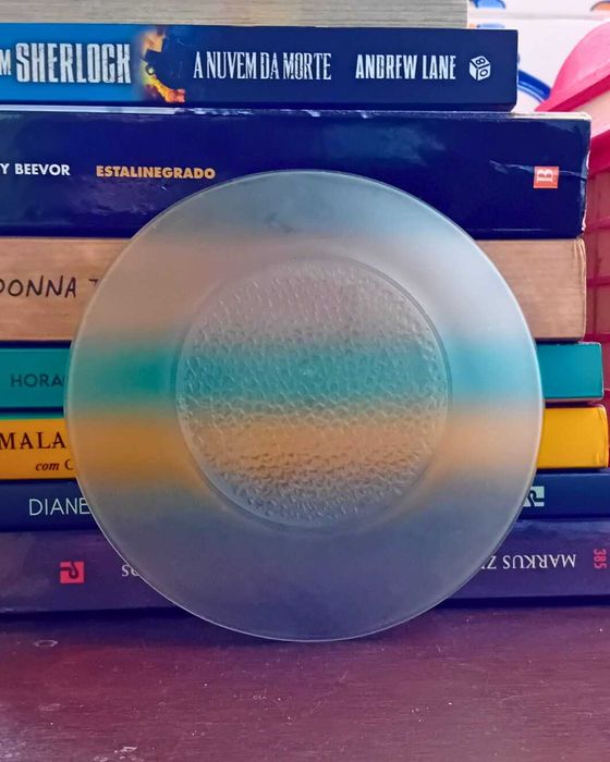 Prato Antigo em Vidro Fosco