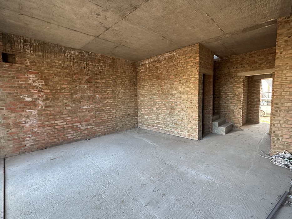 Продаж Стильного Котеджу  на Щасливому.