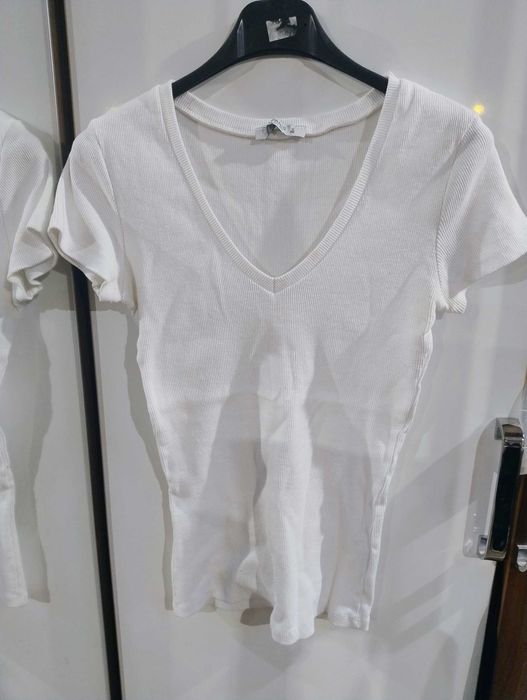 Bluzeczka biała w szpic