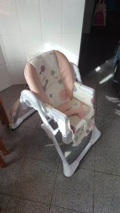 Cadeira de papa rosa