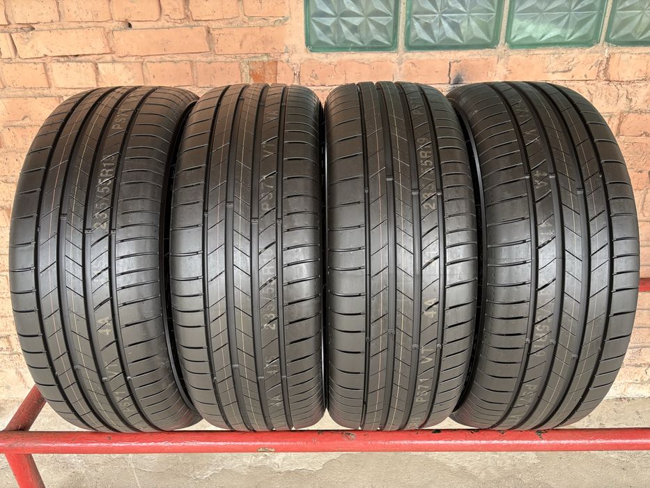 Комплект нових літніх шин 24рік 235/55R19 Kumho