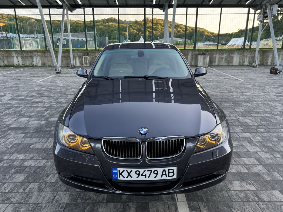Продам BMW e90  2005