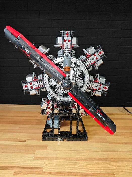 Большой авиационный 7 цилиндровый двигатель из кубиков lego