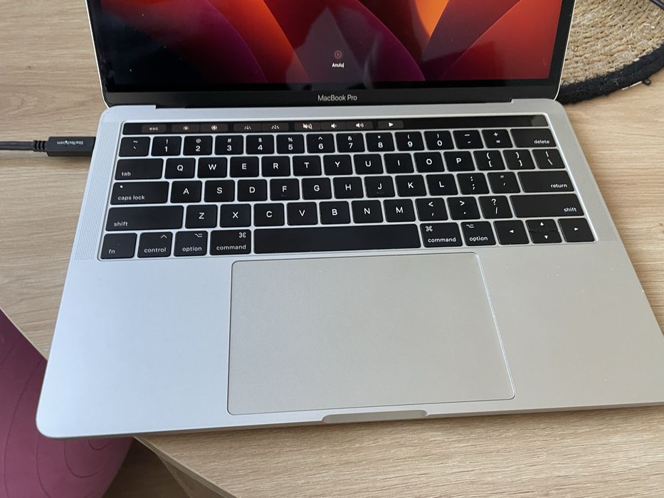 Laptop Apple MacBook Pro 13” 16GB 256GB Touchbar