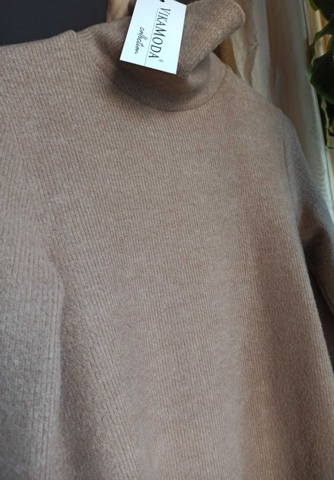 Стильна сукня у рубчик з в'язки, розмір С-М