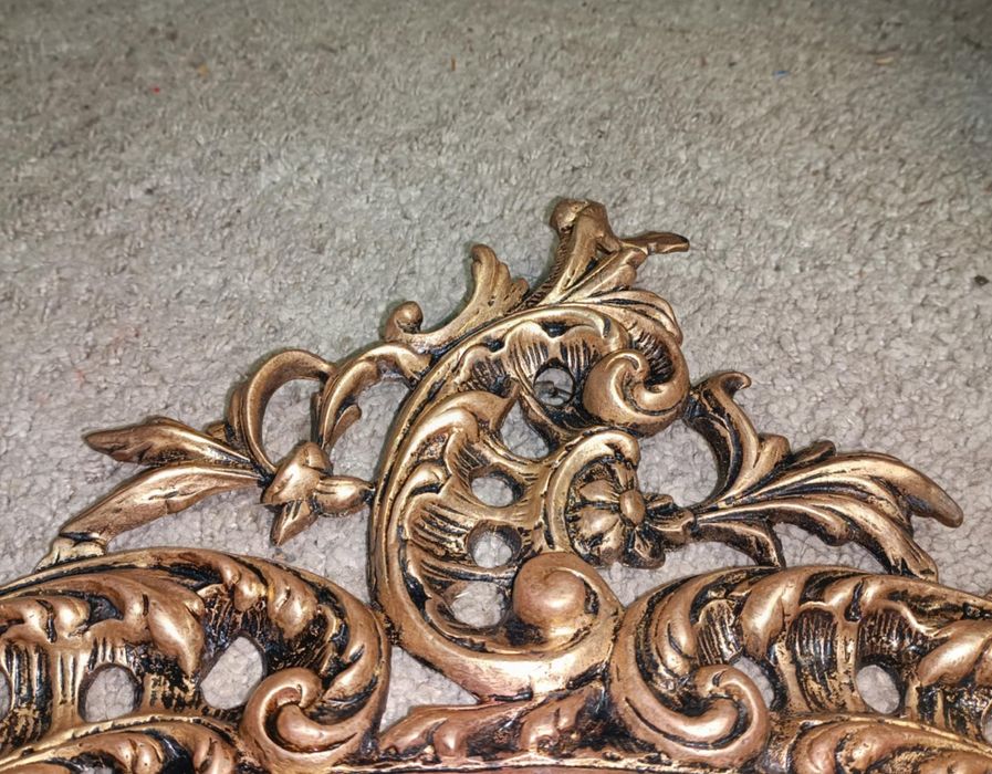 Espelho dourado em latão fundido