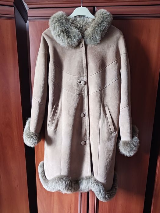 Kożuch naturalny obszyty lisem roz.48