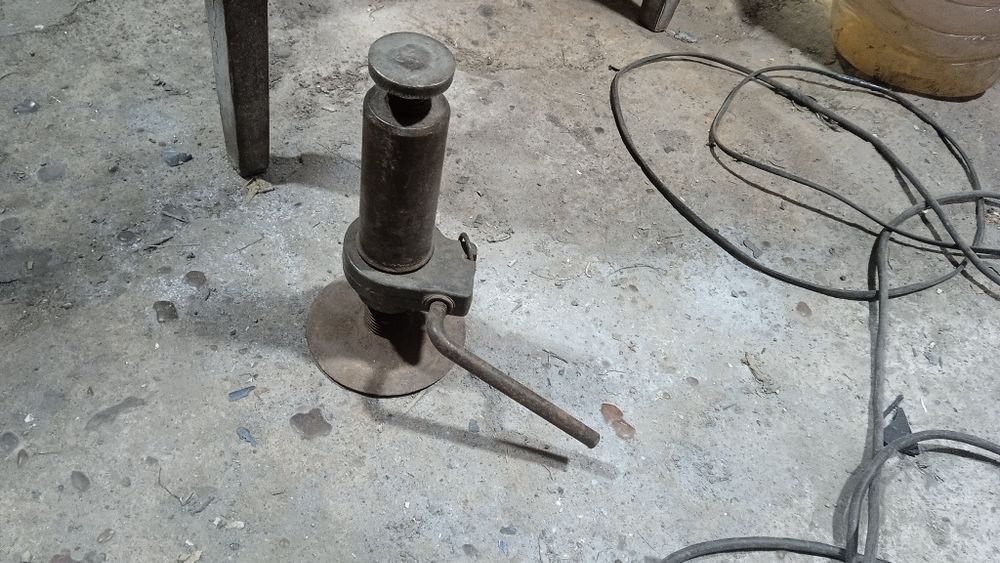 Домкраты в ассортименте