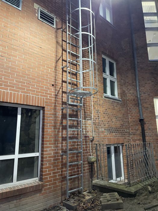 Schody nowe/bezpieczenstwa, podest, drabiny