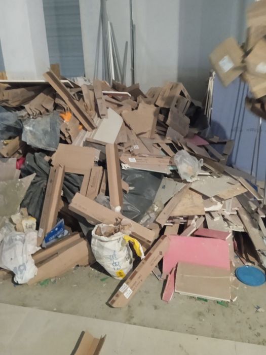 Вивезення будівельного та побутового сміття