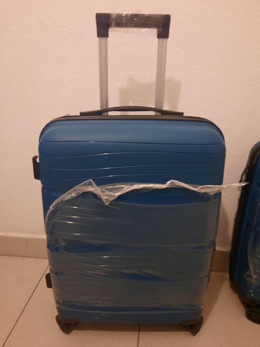 Trolleys de viagem NOVOS