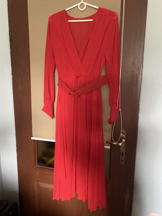 Czerwona sukienka maxi