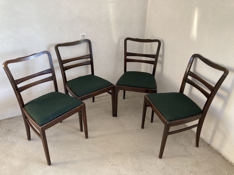 Krzesła gięte retro.