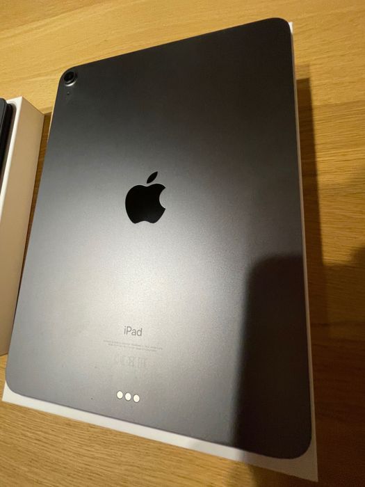 Vendo iPad Air 4ª geração 10,9 + Apple Magic Keyboard + Apple Pencil