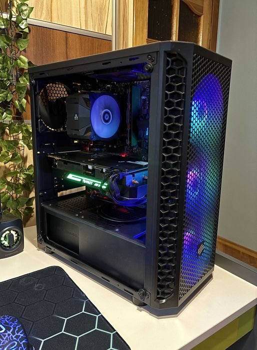 Komputer / Zestaw Gamingowy i7-7700 GTX 1070Ti SSD Monitor