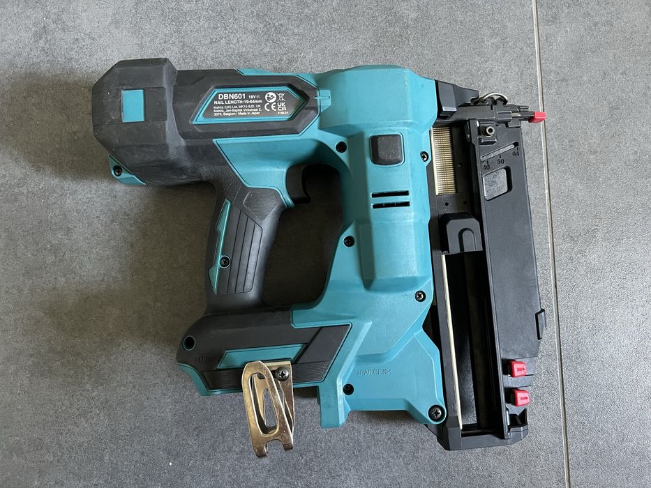 Безщітковий Акум.фінішний нейлер Makita  DBN 601