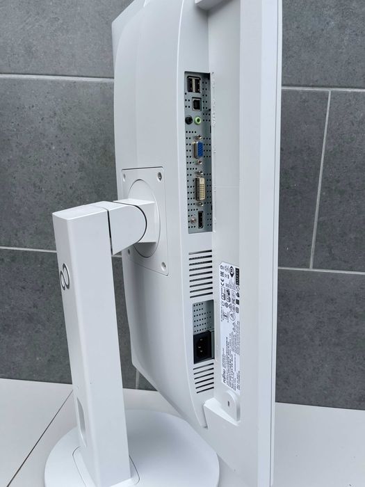 Монітор Fujitsu B24-8T/24" Full HD/IPS/16:9/60 Gz/250 кд/м²/ 150 шт.