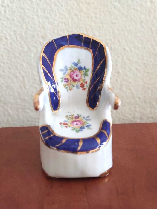 Conjunto de 4 miniaturas em limoges