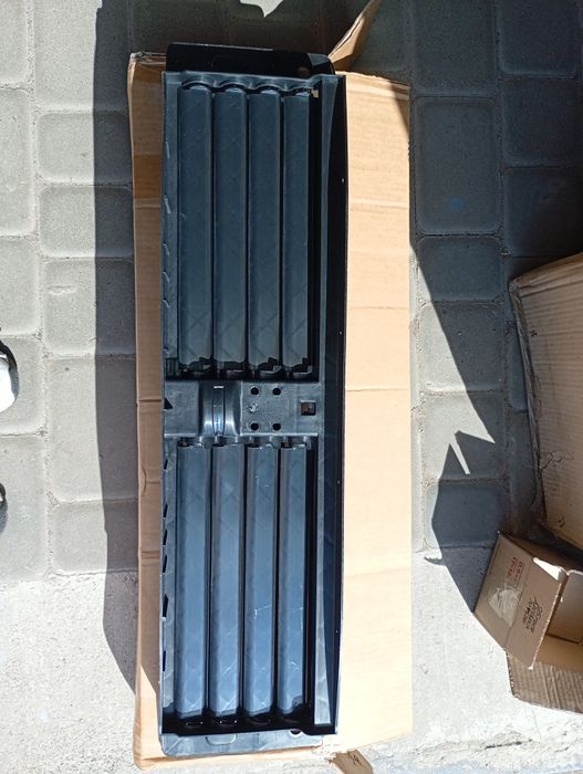 Нижні жалюзі Jeep Grand Cherokee WL