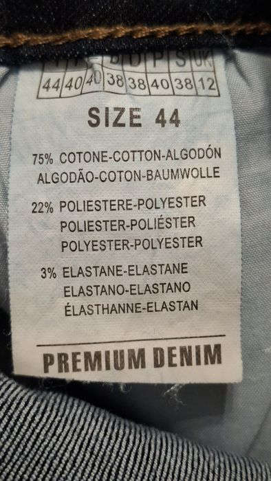 Spodnie damskie jeansowe z perłami