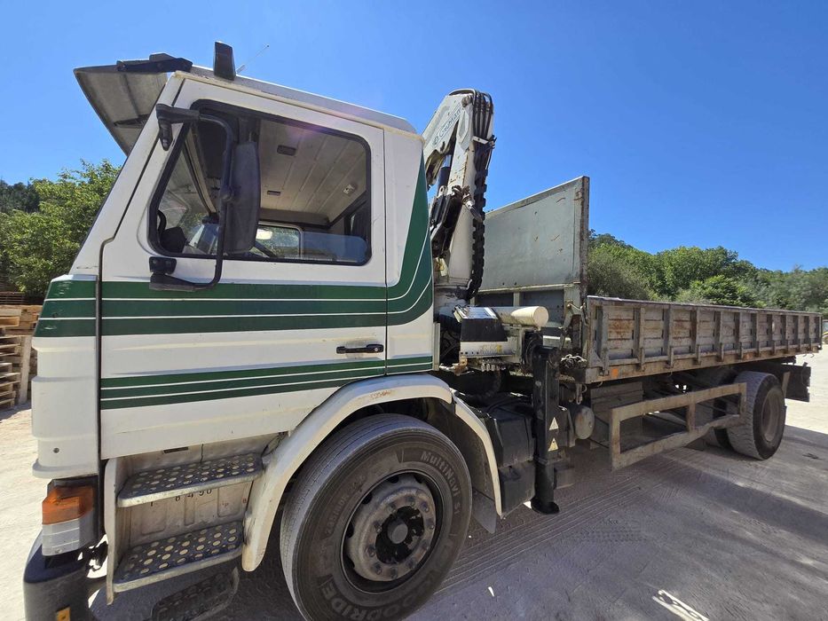 Scania 220 c/ grua