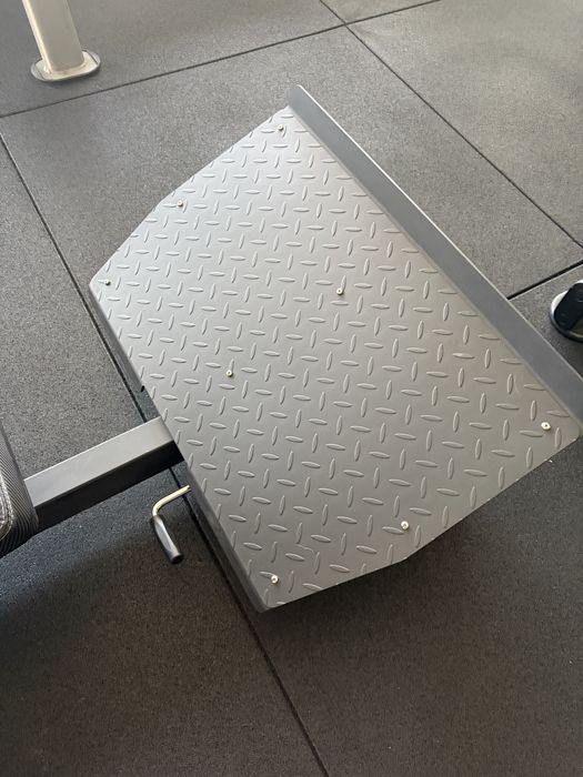 Máquina Hip Thrust BoomFit