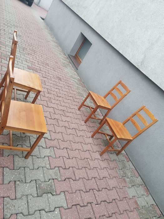 Stół drewniany Ikea sosnowy z krzesłami