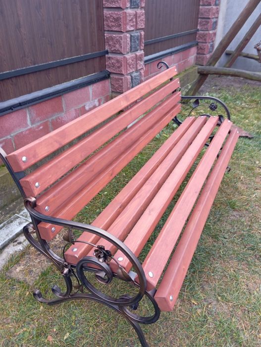 Продам лавочку з кованими перилами