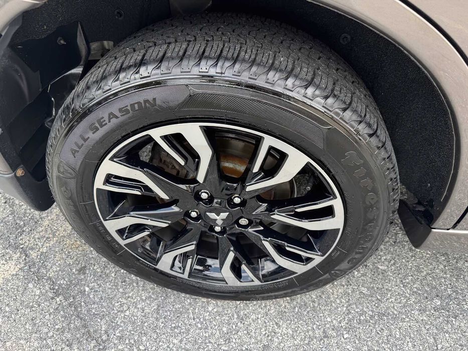 Mitsubishi Outlander Phev      2018