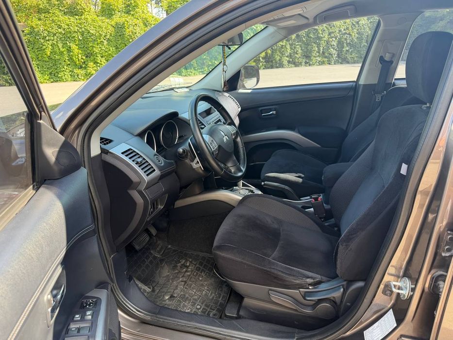 Mitsubishi Outlander XL 2012 року
