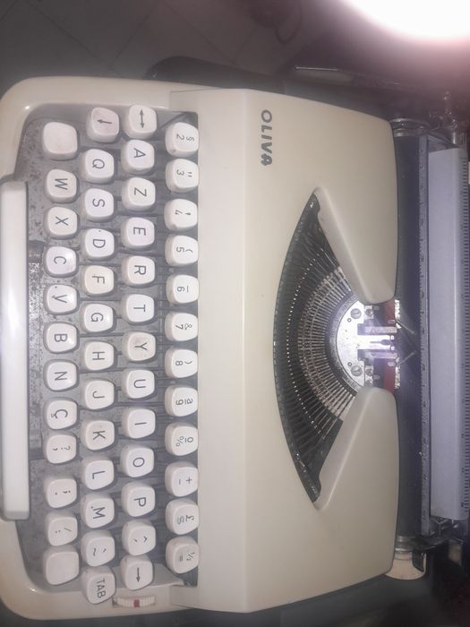 Maquina escrever antiga 60€