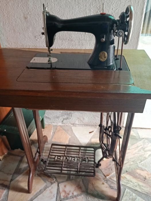 Máquina de costura singer