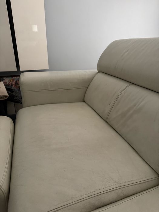 Sofá em pele natural – 3 lugares + puff