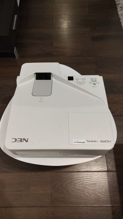 Projektor NEC UM301W – krótkoogniskowy | 75% lampy | KINO W  DOMU!!!