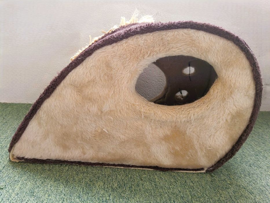 Casota/arranhador para gato com design original