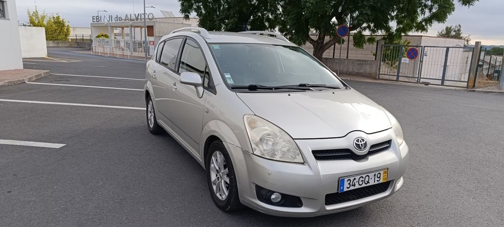 Toyota Corolla verso 2.2d4d 136cv 7lugares — photo 3