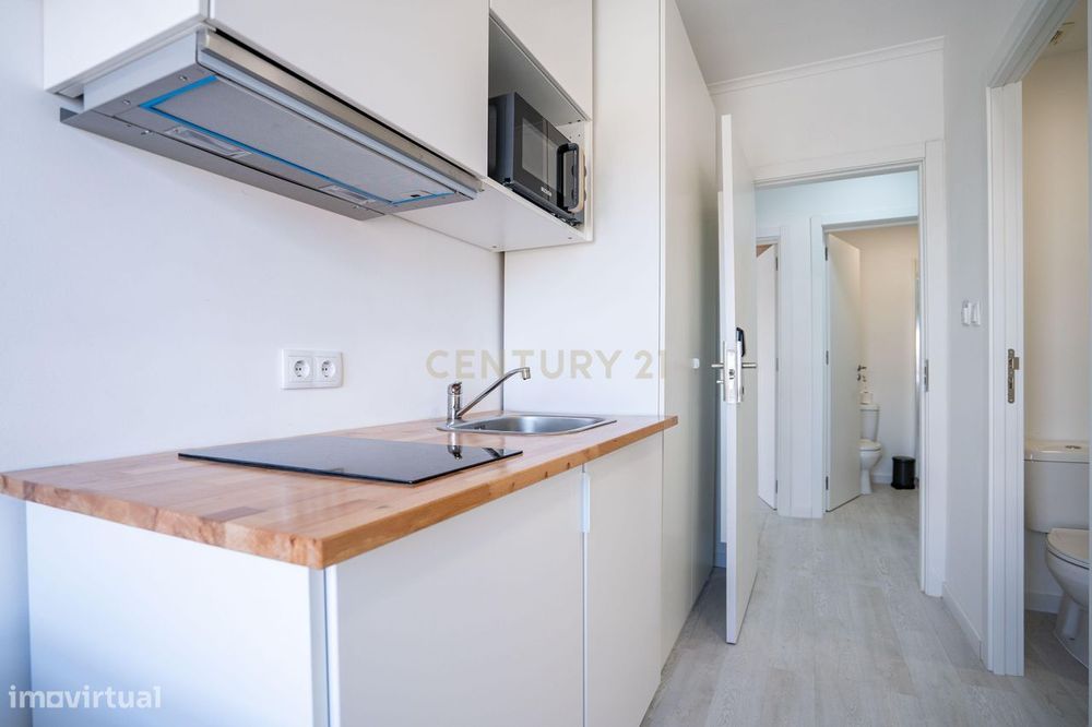 Estudios |Apartamento Renovado em Mina de Água, Amadora - 5 Quartos