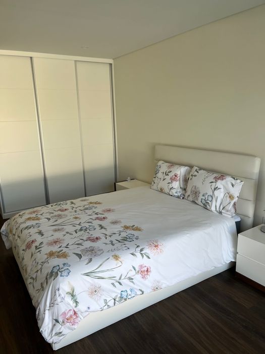 Vendo Quarto de Casal Novo