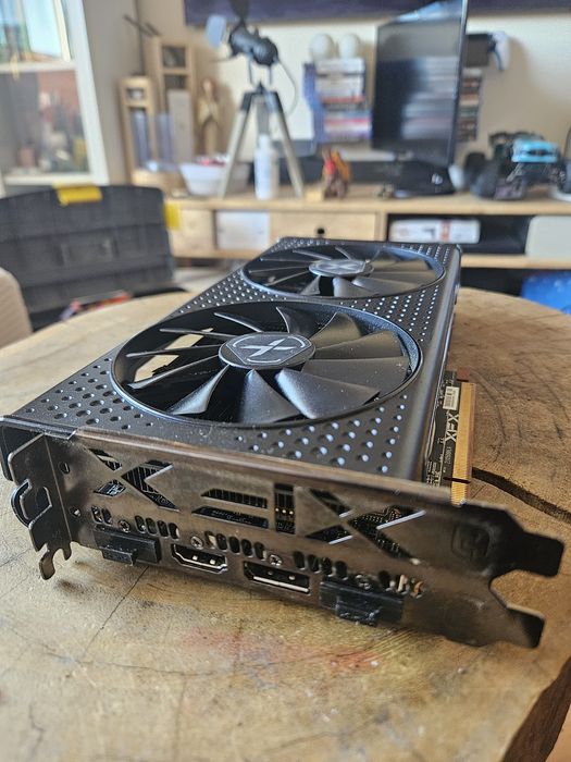 AMD Radeon 6600 XT  8gb