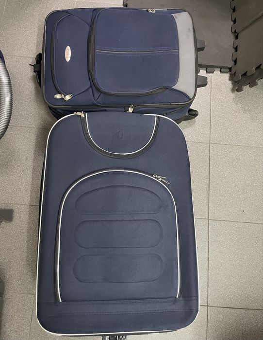 2 malas de viagem uma grande outra mais pequena