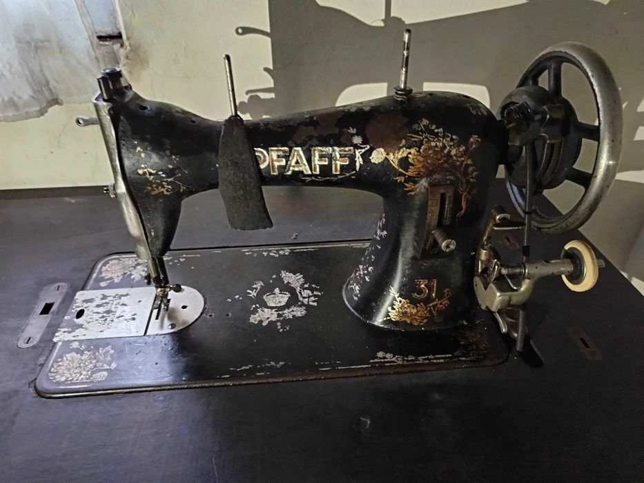 Máquina de costura antiga -  Pfaff 31