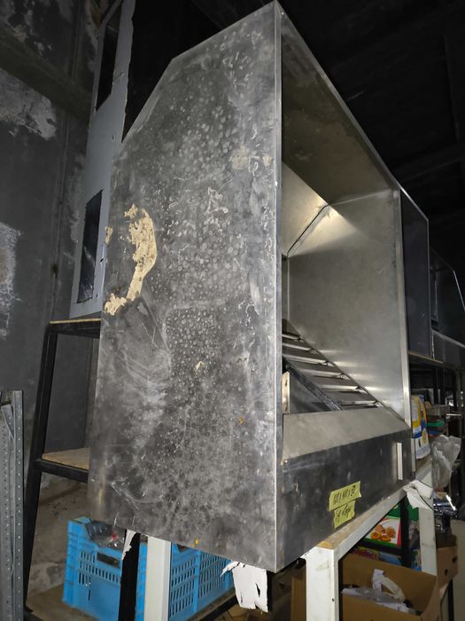 Зонты вытяжные пристенные из нержавейки с жироуловителями (Б/У)