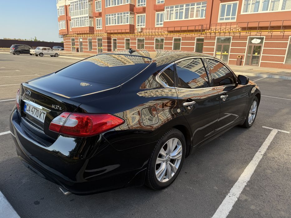 Продам Infiniti M37