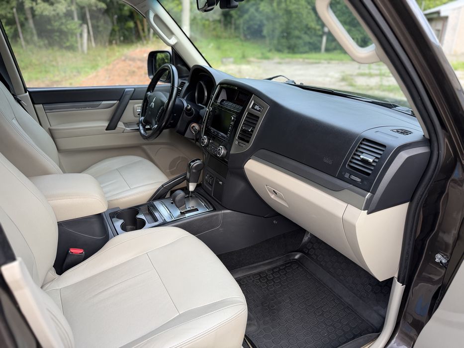 Mitsubishi Pajero  Wagon