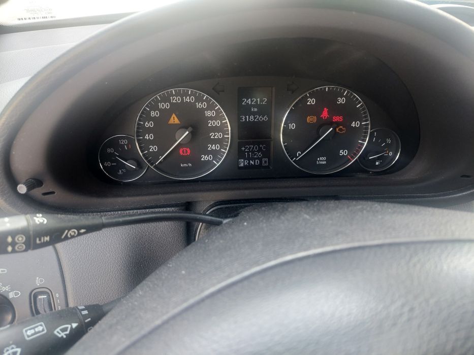 Vendo Mercedes  en ótimo estado de conservação  com caixa  automática