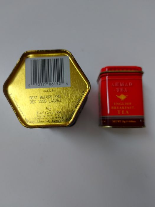 2 latas de Tea English antigas 1999 e 2008