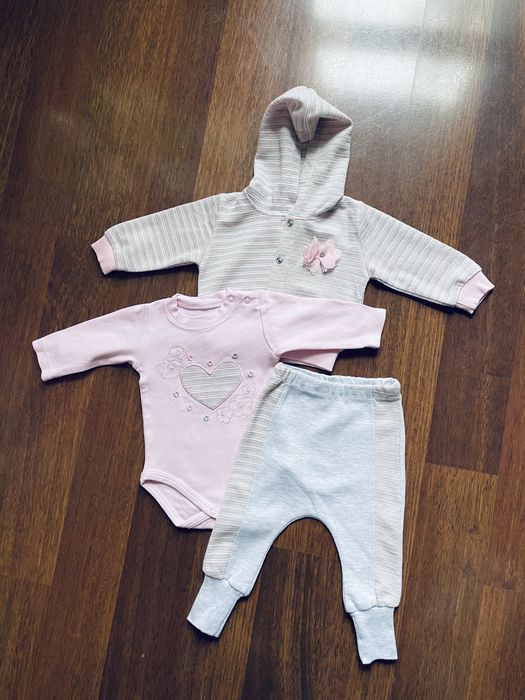 Komplet dresowy bluza, spodnie, body rozm. 62