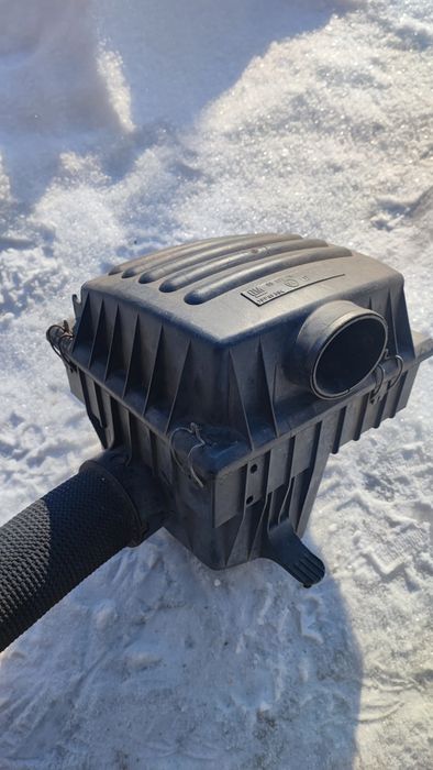 Корпус  воздушного повітряного фільтра opel omega b в зборі