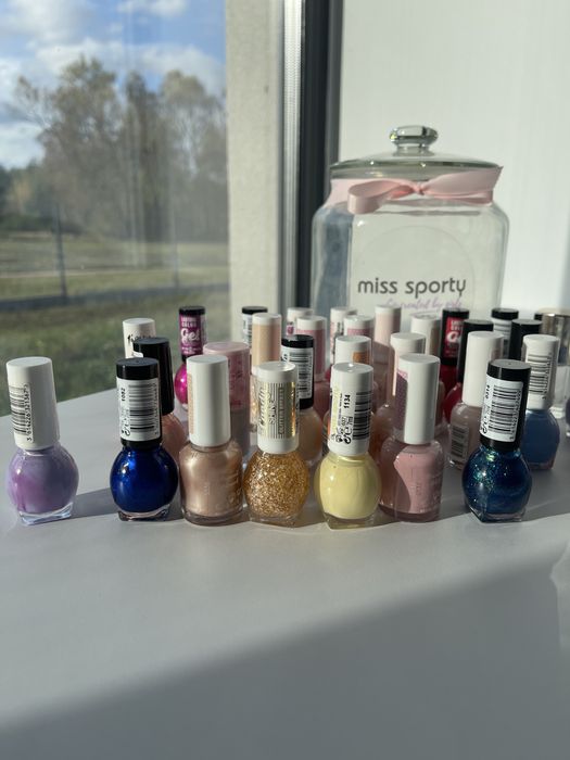 Miss Sporty lakier do paznokci 31 sztuk + słoik :) lakier klasyczny